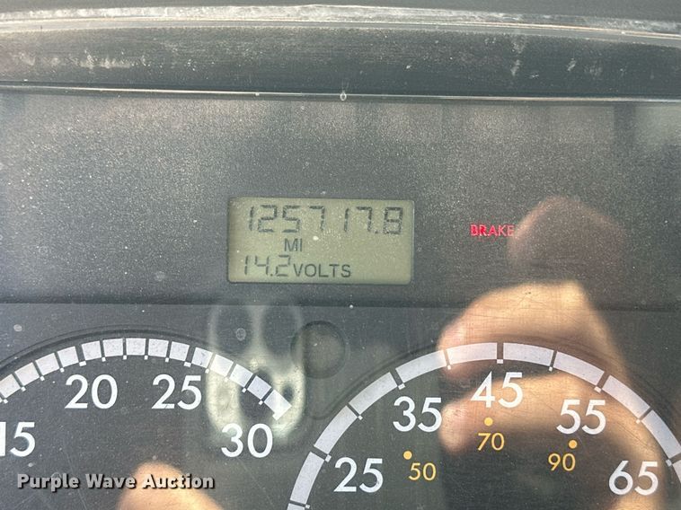 image for item EK9782 2005 Freightliner Business Class M2  bucket truck