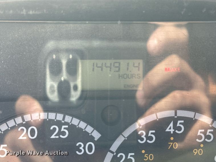 image for item EK9782 2005 Freightliner Business Class M2  bucket truck