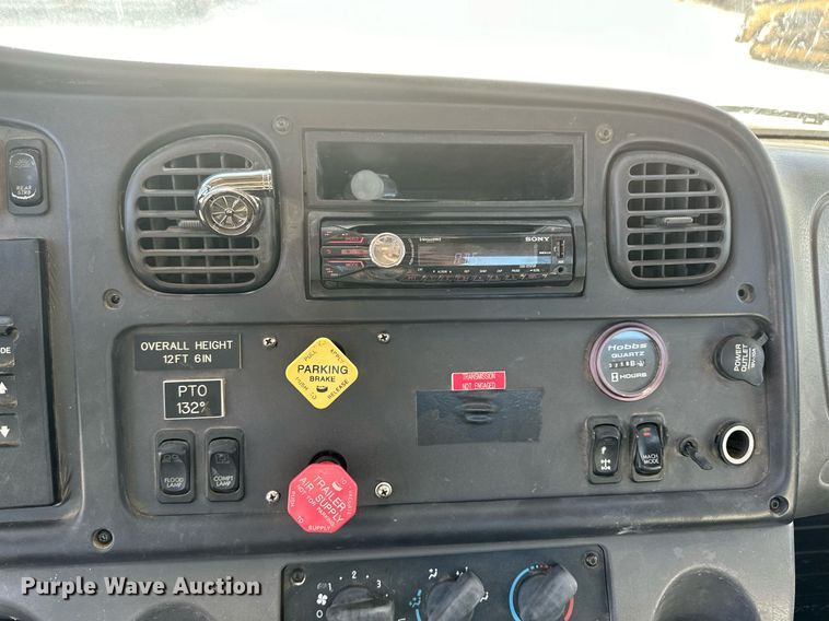 image for item EK9782 2005 Freightliner Business Class M2  bucket truck