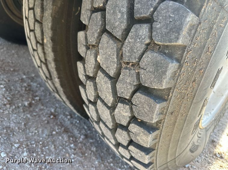 image for item EK9782 2005 Freightliner Business Class M2  bucket truck