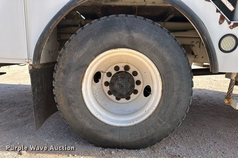 image for item EK9782 2005 Freightliner Business Class M2  bucket truck