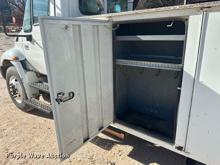 image for item EK9783 2007 International 4300  digger derrick truck