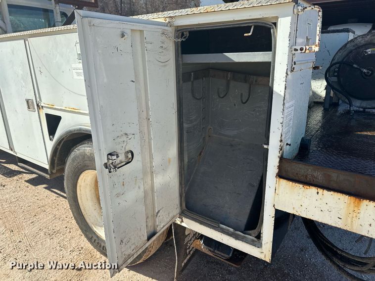 image for item EK9783 2007 International 4300  digger derrick truck