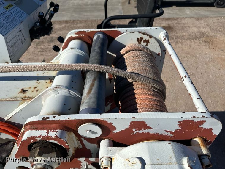 image for item EK9783 2007 International 4300  digger derrick truck