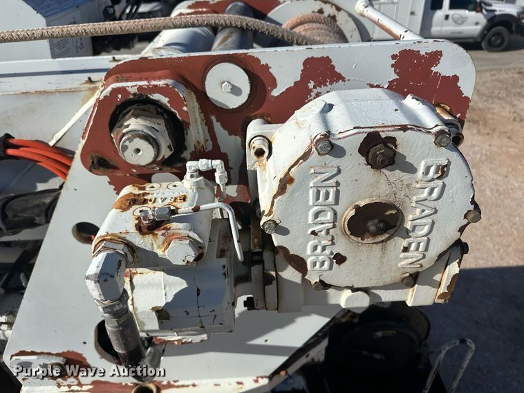 image for item EK9783 2007 International 4300  digger derrick truck