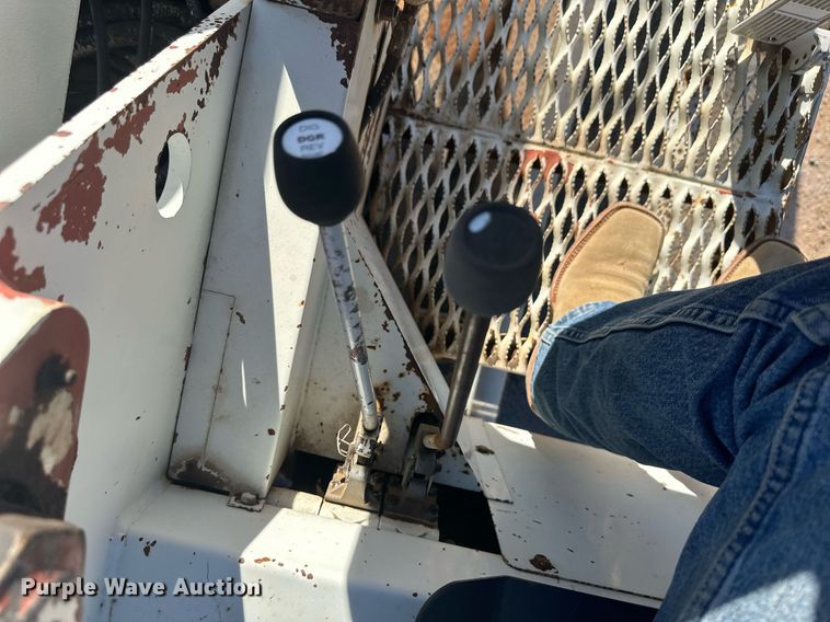 image for item EK9783 2007 International 4300  digger derrick truck