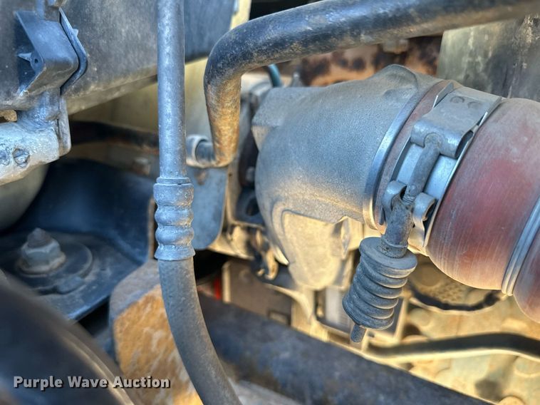 image for item EK9783 2007 International 4300  digger derrick truck