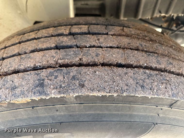 image for item EK9783 2007 International 4300  digger derrick truck