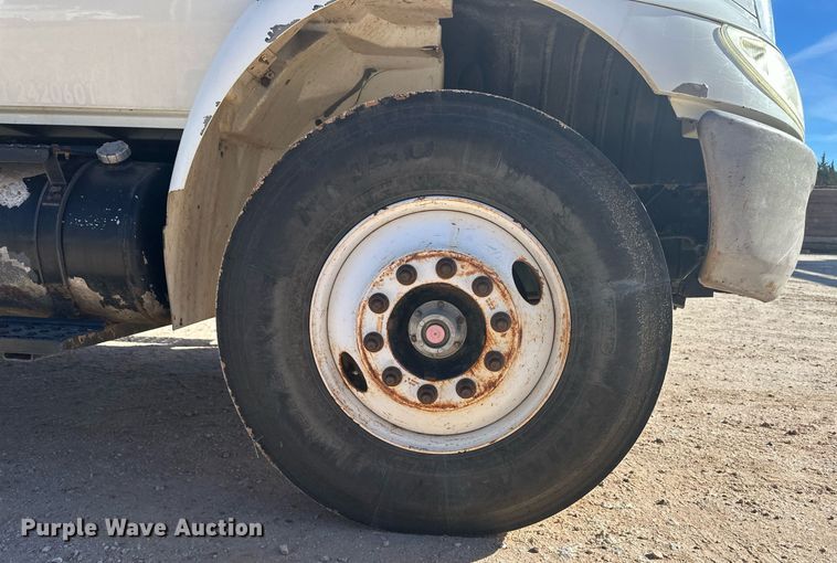 image for item EK9783 2007 International 4300  digger derrick truck