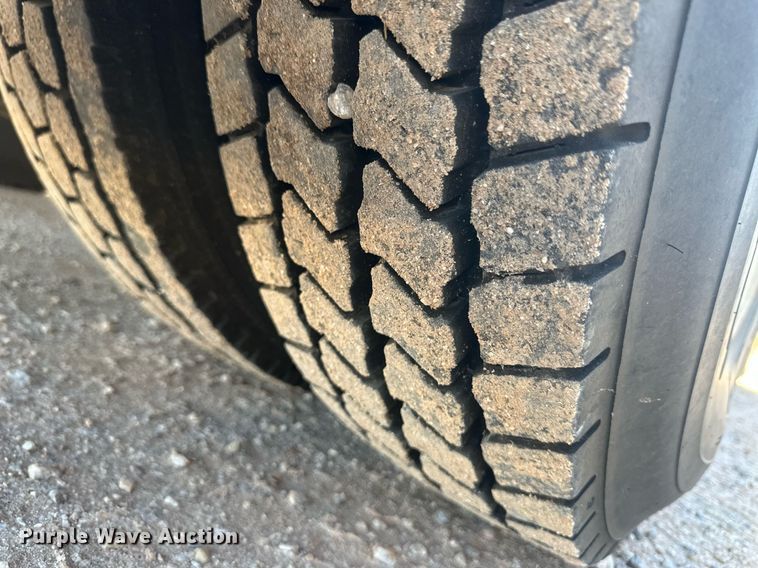 image for item EK9783 2007 International 4300  digger derrick truck