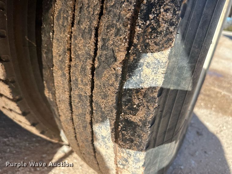 image for item EK9783 2007 International 4300  digger derrick truck