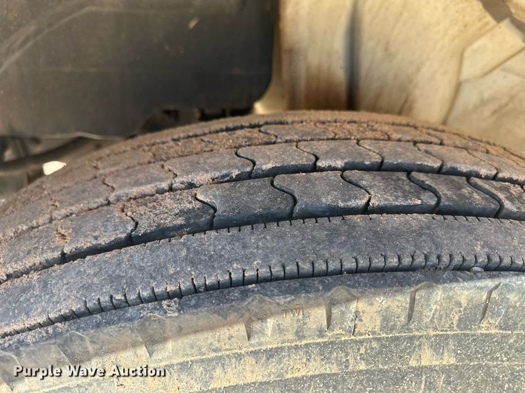 image for item EK9783 2007 International 4300  digger derrick truck