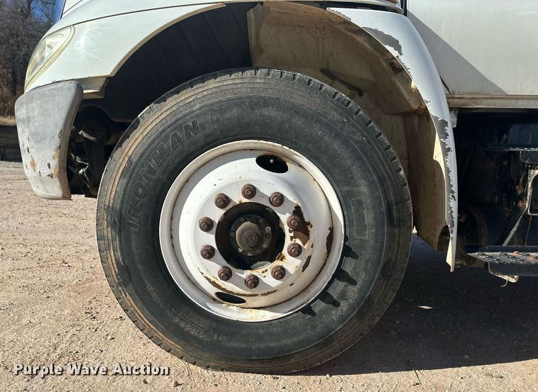 image for item EK9783 2007 International 4300  digger derrick truck