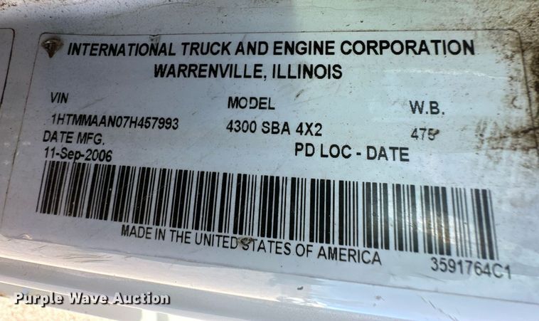 image for item EK9783 2007 International 4300  digger derrick truck