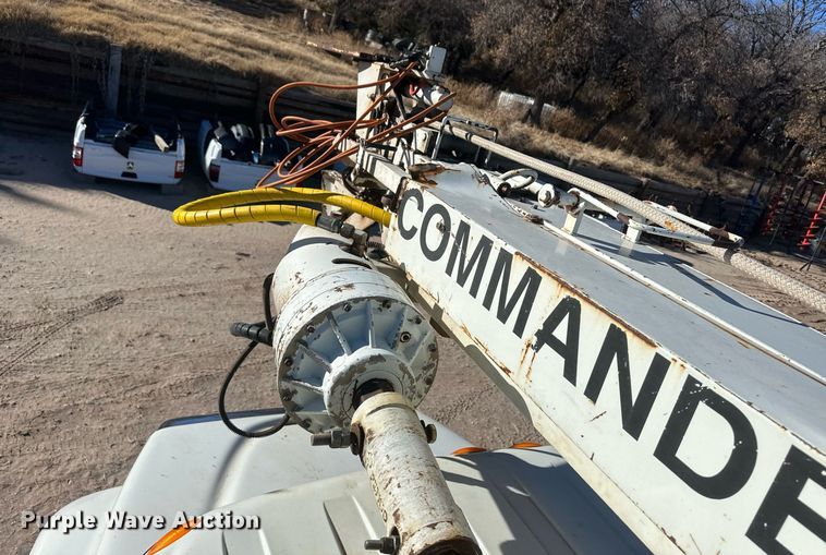 image for item EK9784 2005 International 7300  digger derrick truck