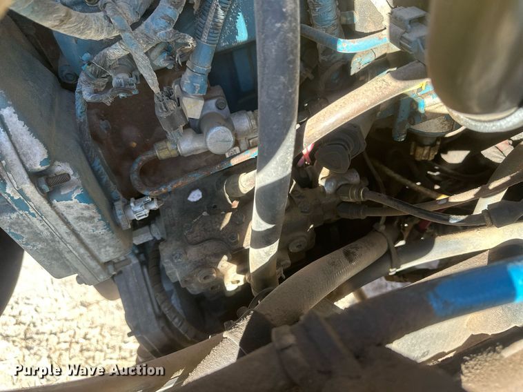 image for item EK9784 2005 International 7300  digger derrick truck