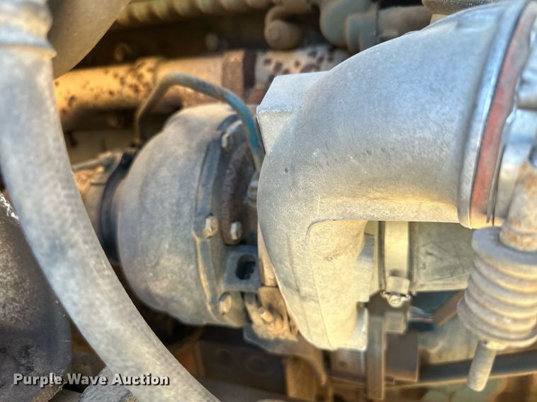 image for item EK9784 2005 International 7300  digger derrick truck