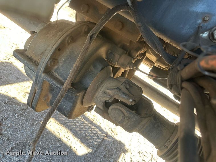 image for item EK9784 2005 International 7300  digger derrick truck