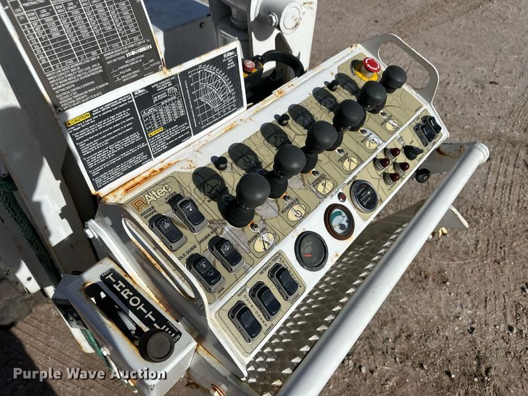 image for item EK9785 Altec DB37  mini digger derrick