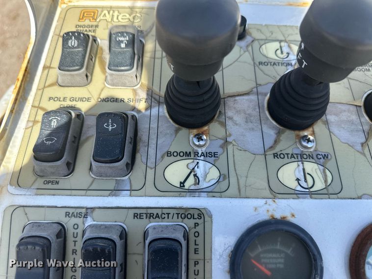 image for item EK9785 Altec DB37  mini digger derrick