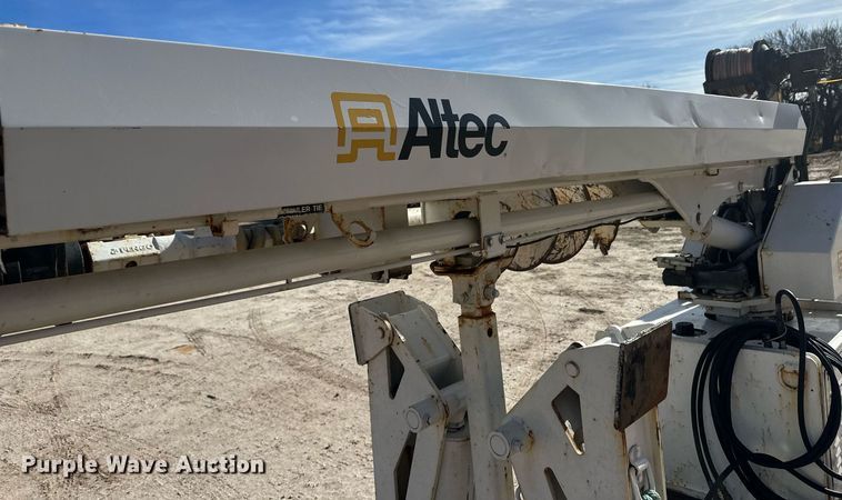 image for item EK9785 Altec DB37  mini digger derrick