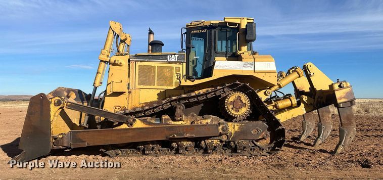 image for item EK9805 2000 Caterpillar D8R  dozer