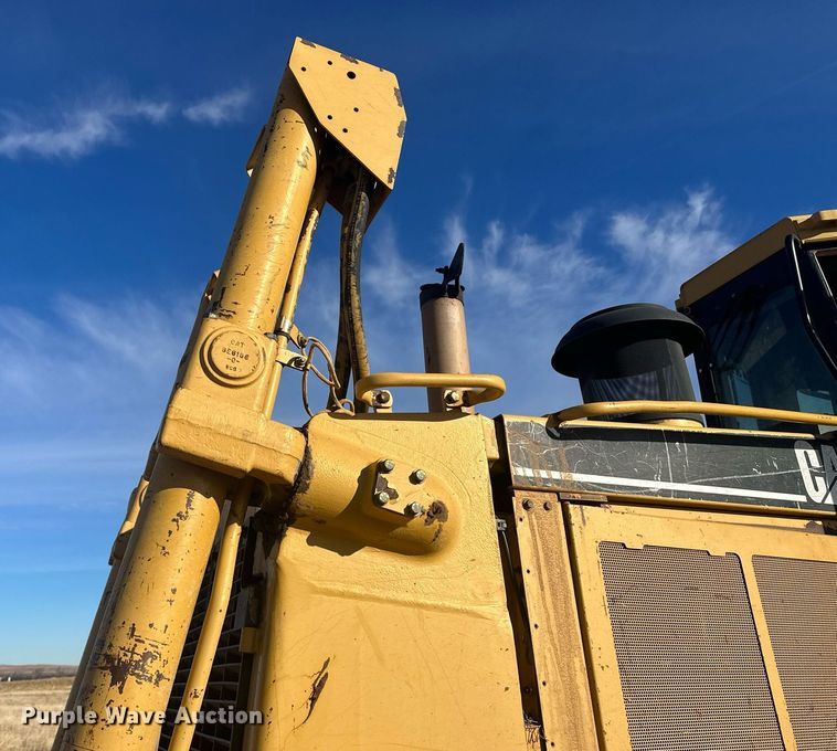 image for item EK9805 2000 Caterpillar D8R  dozer