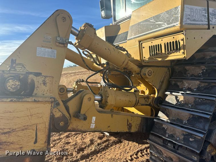 image for item EK9805 2000 Caterpillar D8R  dozer