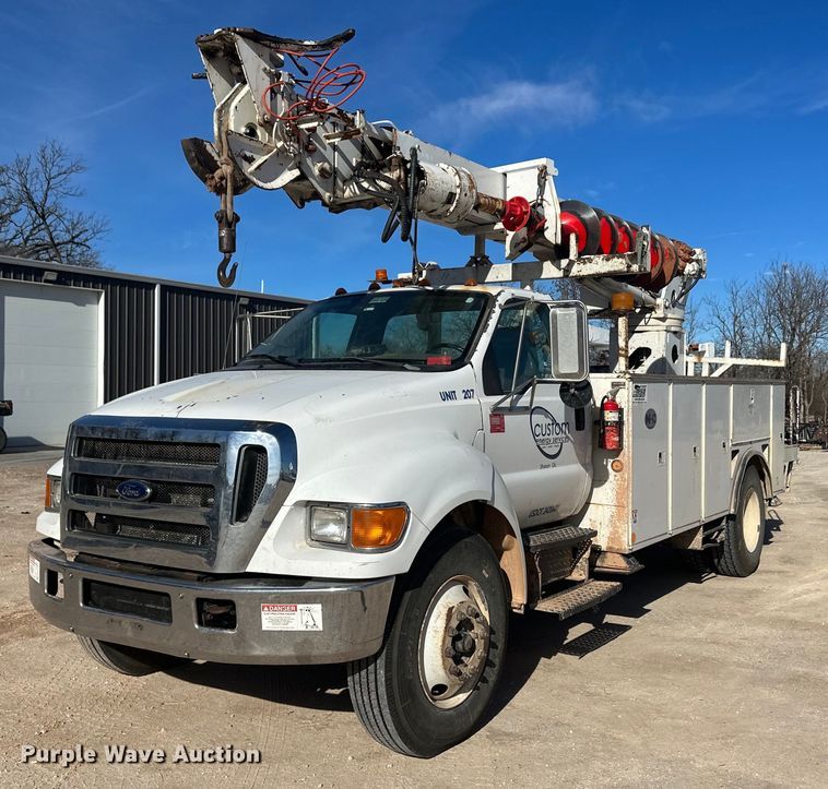 image for item EK9806 2007 Ford F750 Super Duty  digger derrick truck