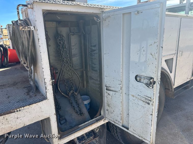 image for item EK9806 2007 Ford F750 Super Duty  digger derrick truck