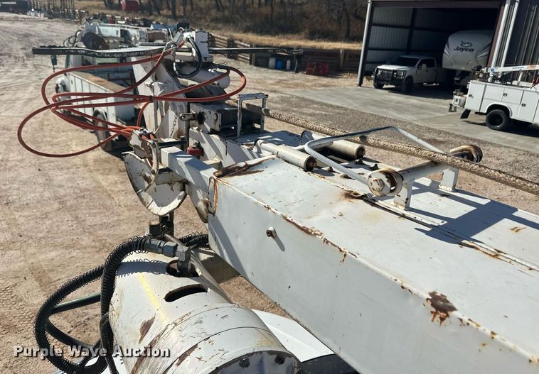 image for item EK9806 2007 Ford F750 Super Duty  digger derrick truck