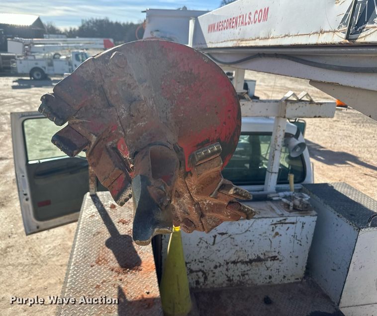 image for item EK9806 2007 Ford F750 Super Duty  digger derrick truck