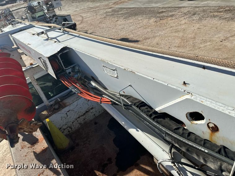 image for item EK9806 2007 Ford F750 Super Duty  digger derrick truck