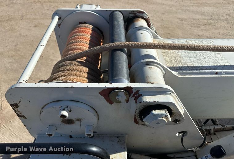 image for item EK9806 2007 Ford F750 Super Duty  digger derrick truck