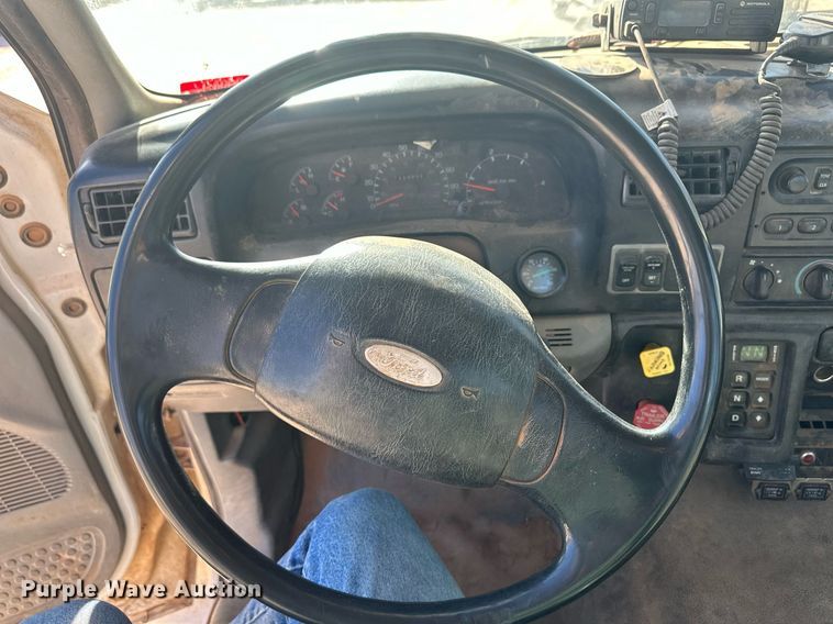 image for item EK9806 2007 Ford F750 Super Duty  digger derrick truck