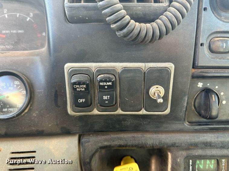 image for item EK9806 2007 Ford F750 Super Duty  digger derrick truck