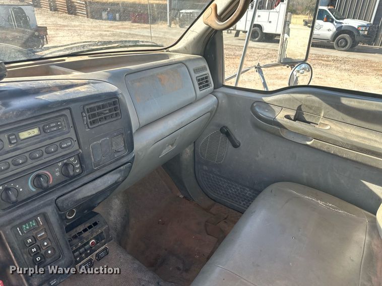 image for item EK9806 2007 Ford F750 Super Duty  digger derrick truck