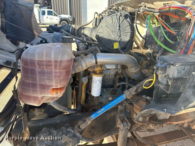 image for item EK9806 2007 Ford F750 Super Duty  digger derrick truck