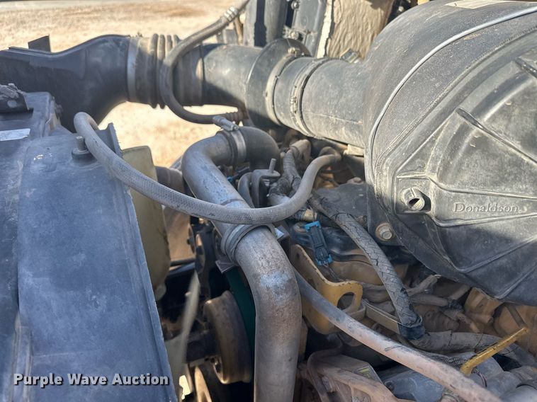 image for item EK9806 2007 Ford F750 Super Duty  digger derrick truck