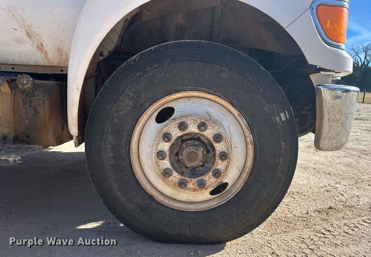 image for item EK9806 2007 Ford F750 Super Duty  digger derrick truck