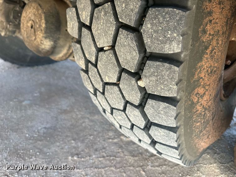 image for item EK9806 2007 Ford F750 Super Duty  digger derrick truck