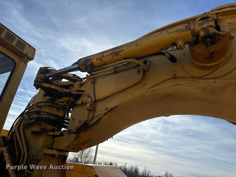 image for item EK9810 1990 John Deere 862B  elevating scraper