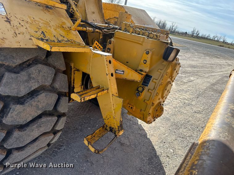 image for item EK9810 1990 John Deere 862B  elevating scraper