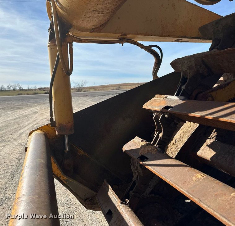 image for item EK9810 1990 John Deere 862B  elevating scraper