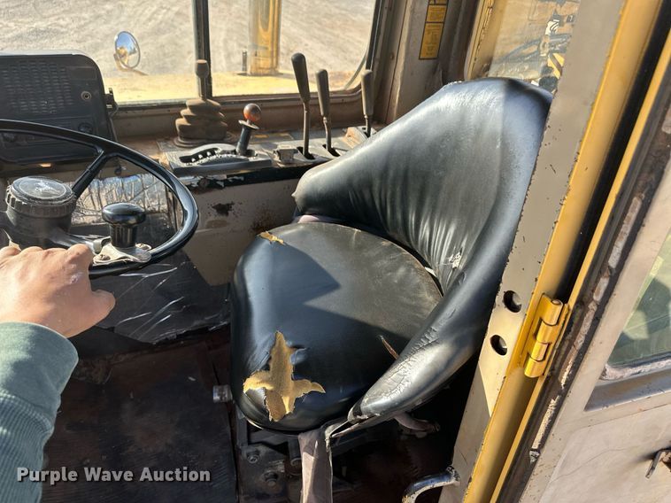 image for item EK9810 1990 John Deere 862B  elevating scraper