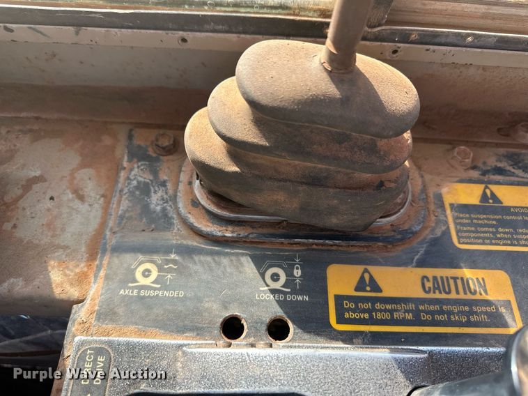 image for item EK9810 1990 John Deere 862B  elevating scraper