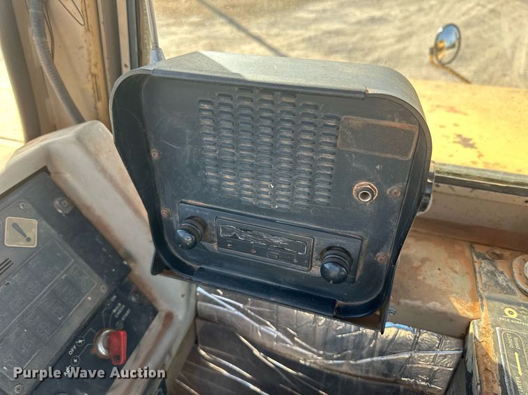 image for item EK9810 1990 John Deere 862B  elevating scraper