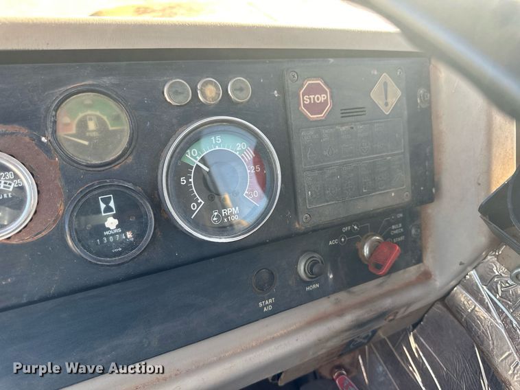 image for item EK9810 1990 John Deere 862B  elevating scraper