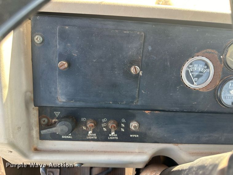 image for item EK9810 1990 John Deere 862B  elevating scraper