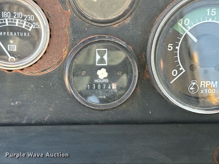 image for item EK9810 1990 John Deere 862B  elevating scraper